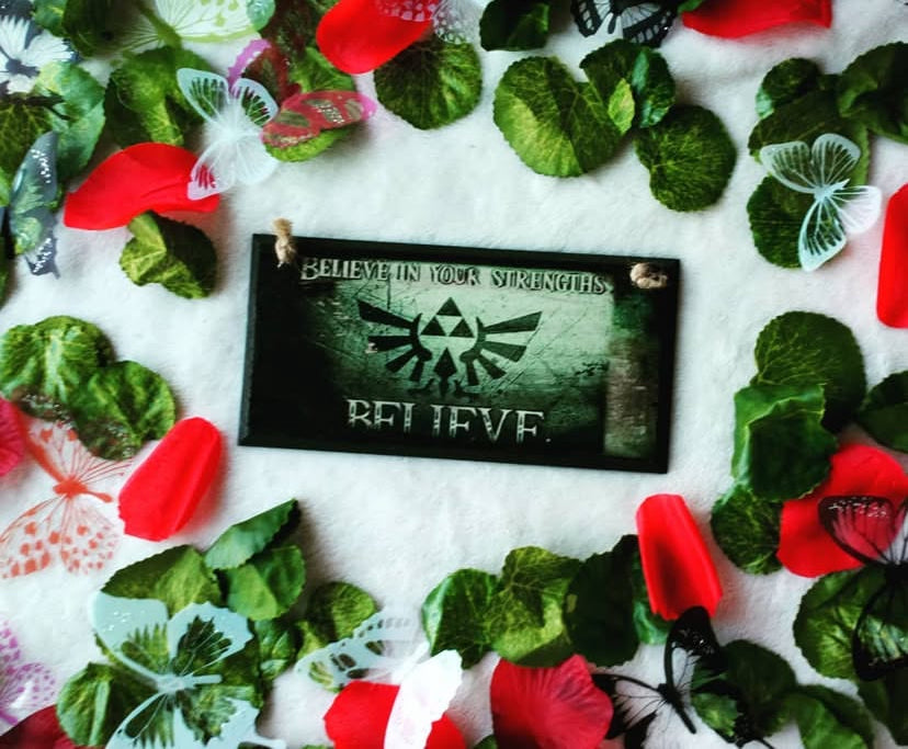Legend of Zelda – “Believe in Your Strengths, Believe” Hand‑Painted Plaque (8 x 4in)