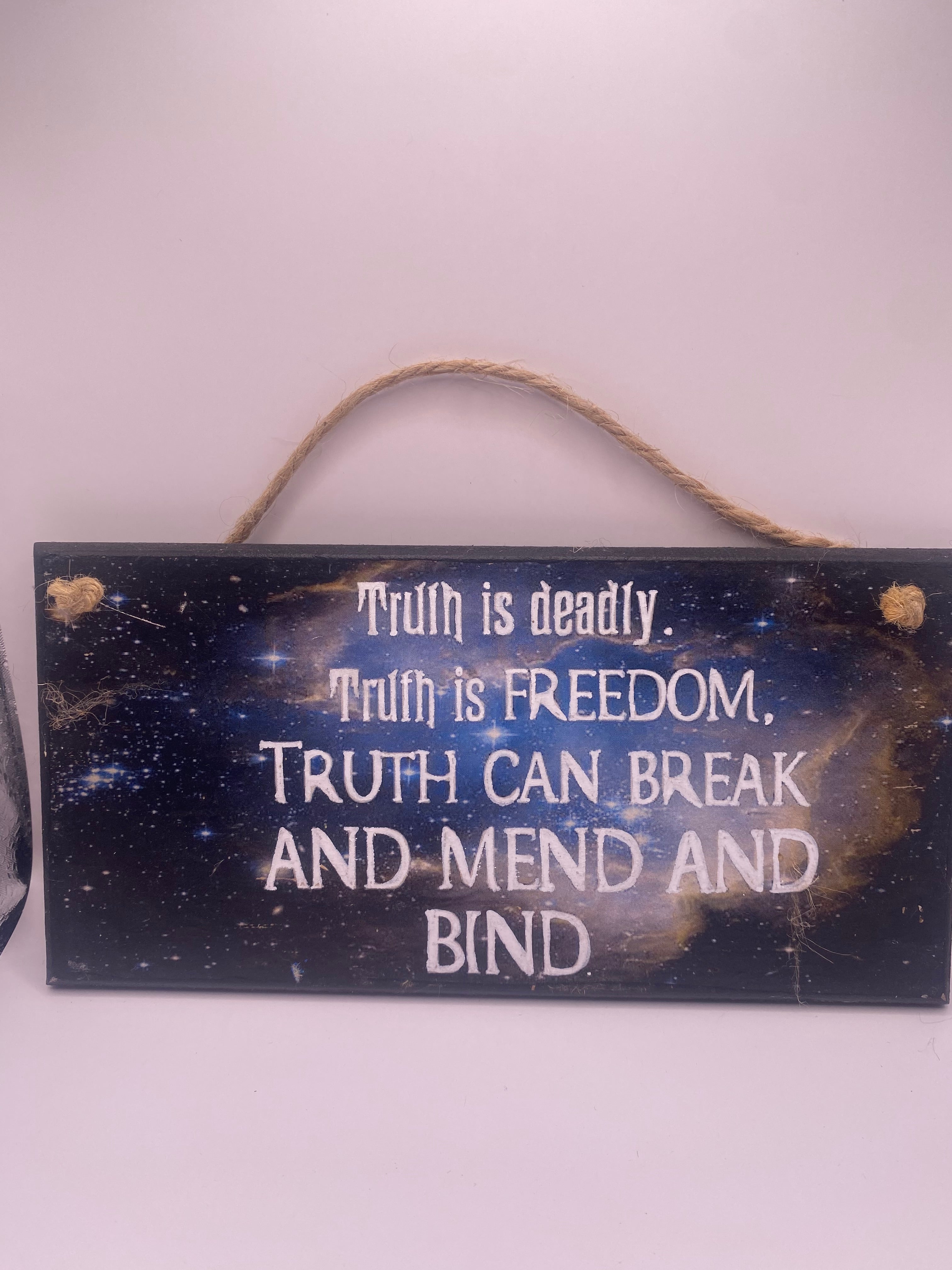 “Truth Is Deadly” – A Court of Mist and Fury Plaque