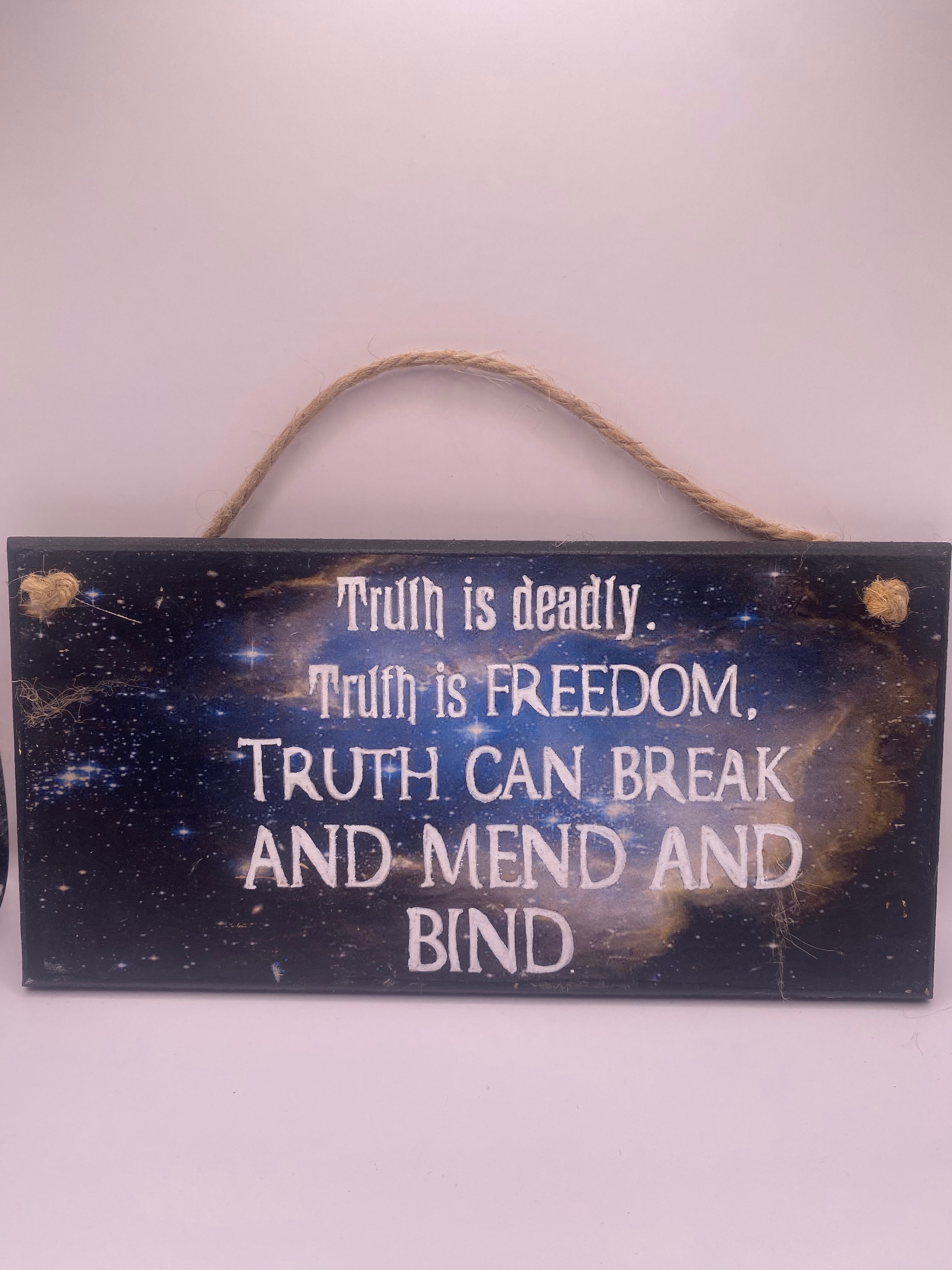 “Truth Is Deadly” – A Court of Mist and Fury Plaque