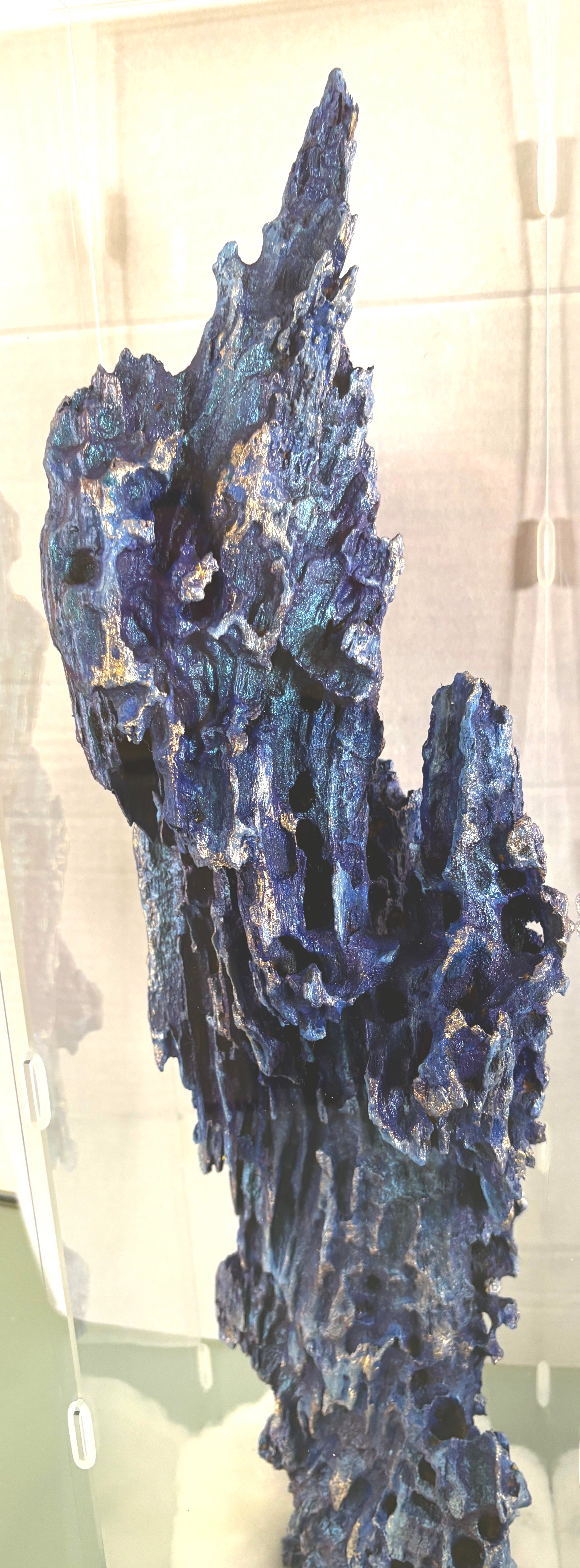 Mysterious 'Alien Object' Sculpture - in display case 60 x 17 x 17cm